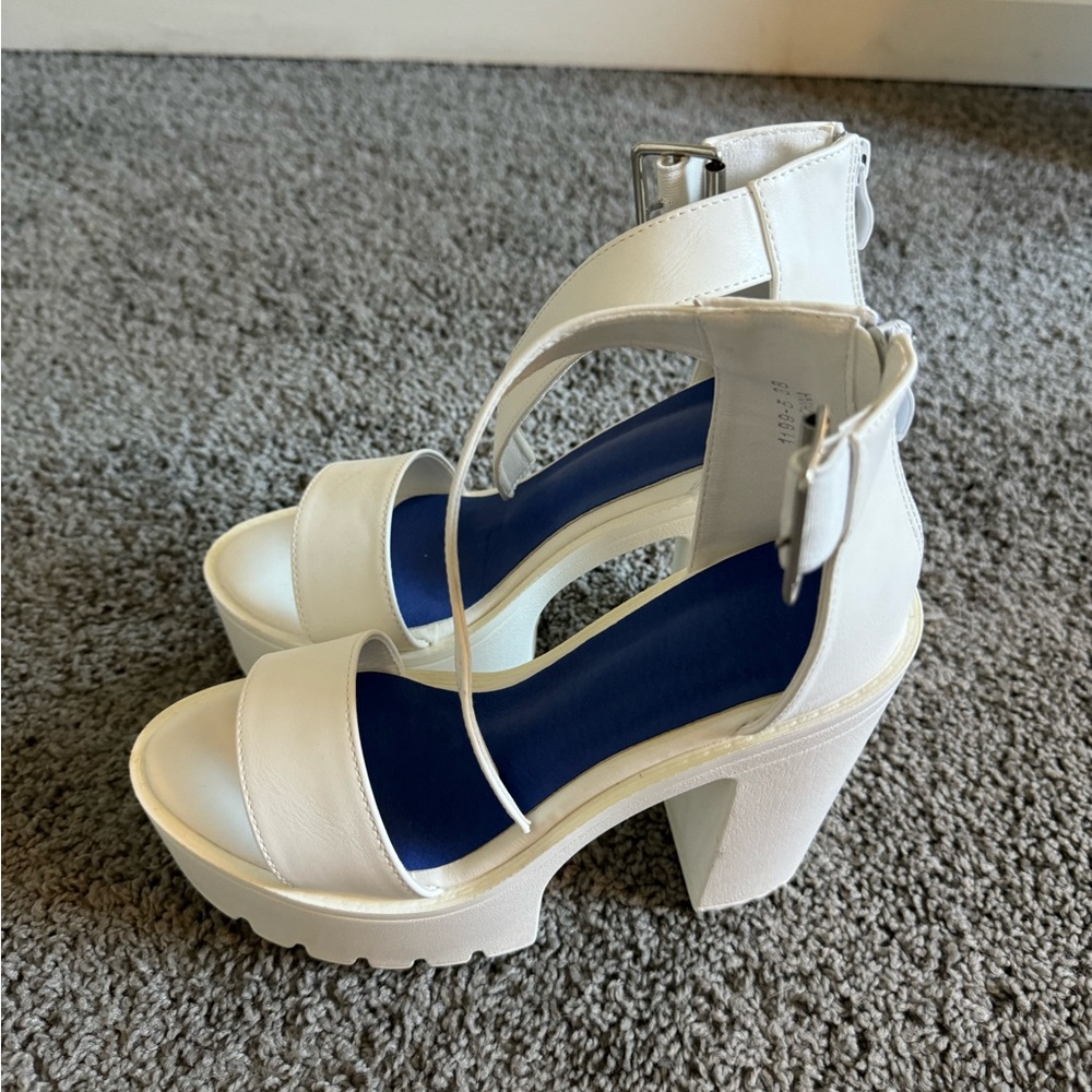Beautiful Never been worn heels